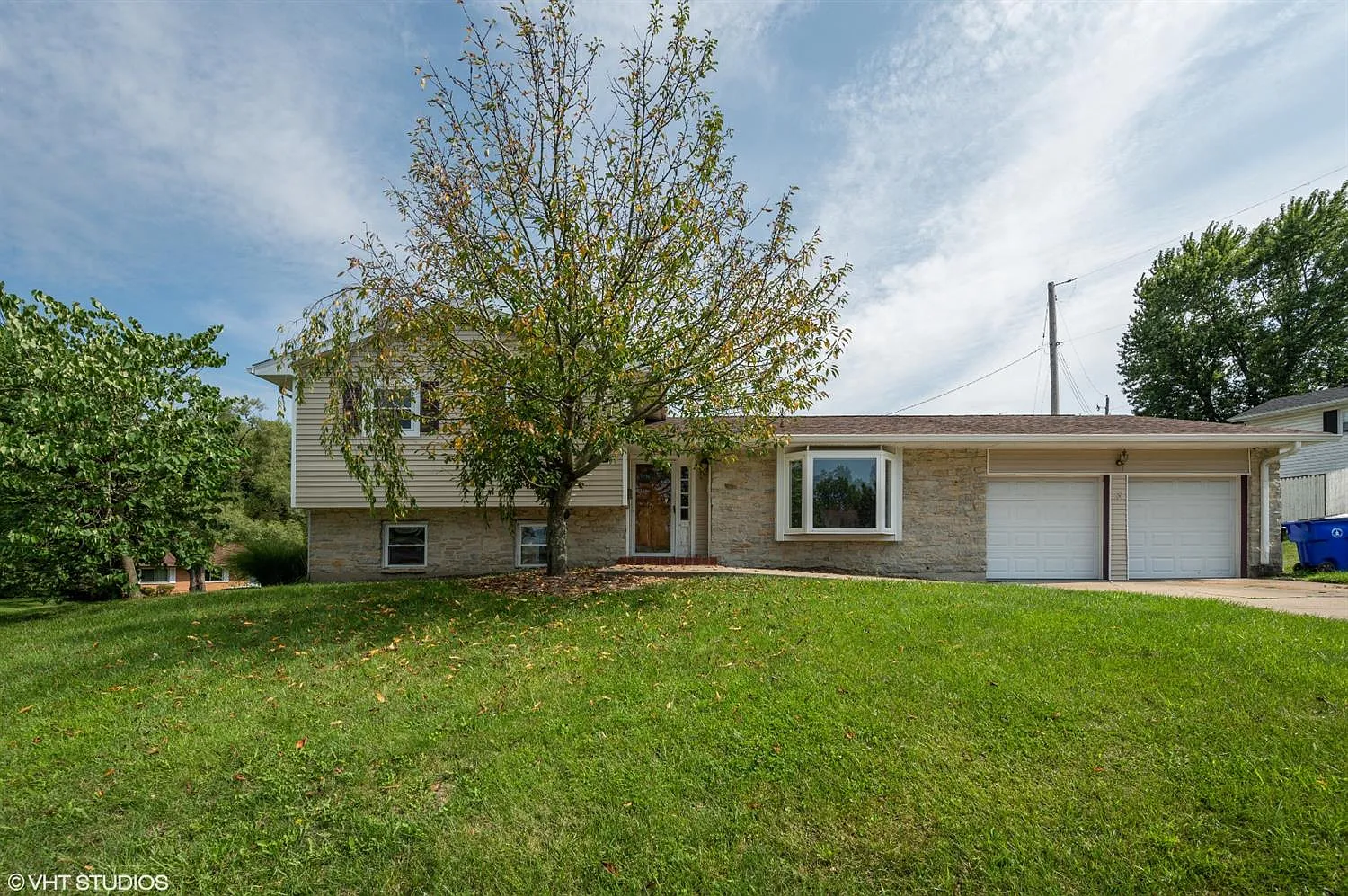 1715 Sunset Dr photo 1