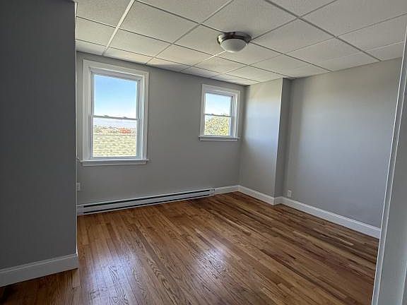 5th image of 71 Campbell St