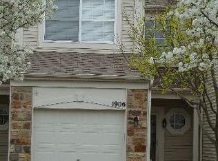 1906 Wisteria Dr, Aurora, IL 60503