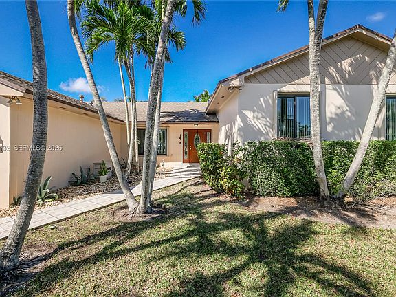 3rd image of 11541 SW 100th St