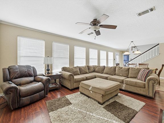 3rd image of 3428 Pembroke Pl