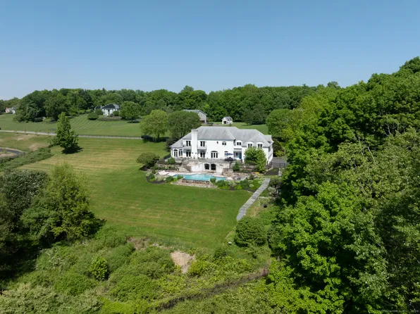14 Farm Meadow Road, Newtown, CT 06470