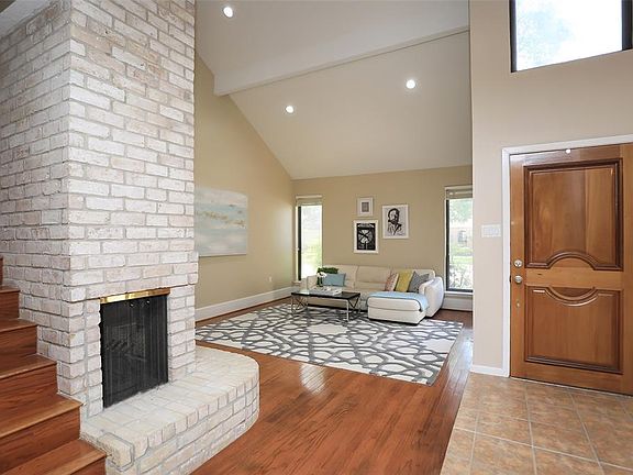 4th image of 11619 Manor Park Dr