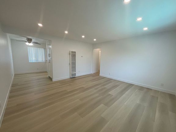 5th image of 219 15th St APT 5