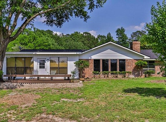 4th image of 1340 Green Briar Dr