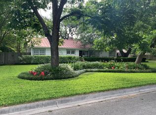 2806 Avenue H, Hondo, TX 78861