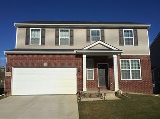 8108 Wildwood Ln, White Lake, MI 48386