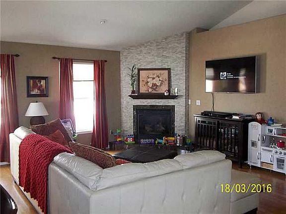 3rd image of 29140 Greystone Dr