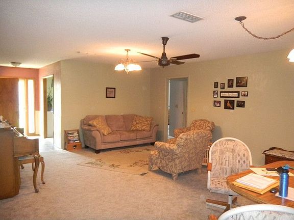 3rd image of 1606 Dallas Ave