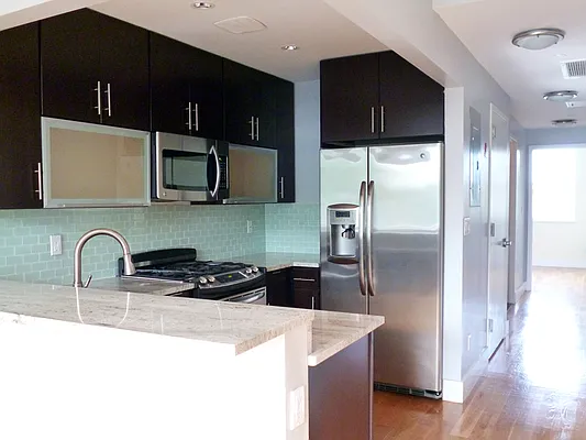 Rented by R New York | media 6