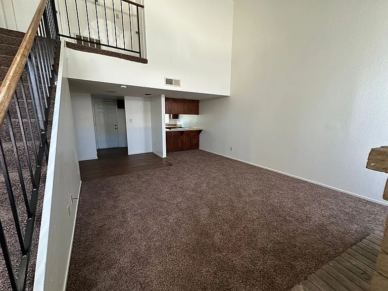 7813 S Laurelglen Blvd — Photo 3