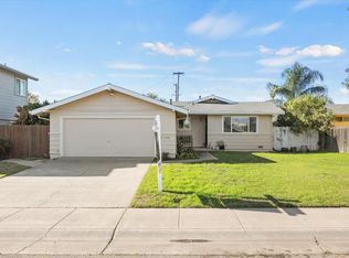 230 E Walnut St, Dixon, CA 95620