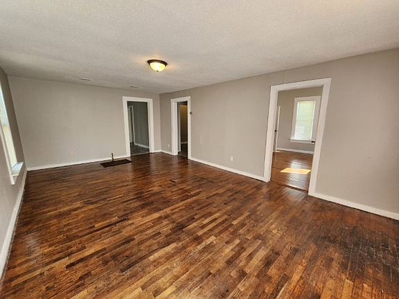 3rd image of 3716 Marion St