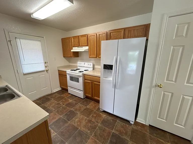 308 Cedar Ridge Dr — Photo 8
