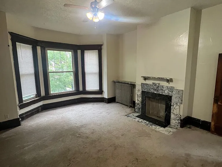 348 E 14th Ave — Photo 3