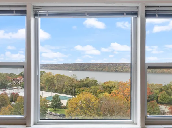 5800 Arlington Avenue image 6 of 7