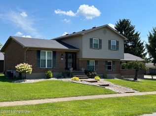 4109 Chenwood Ln, Jeffersontown, KY