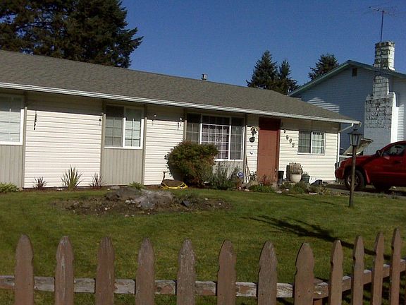 3rd image of 15502 12th Ave E