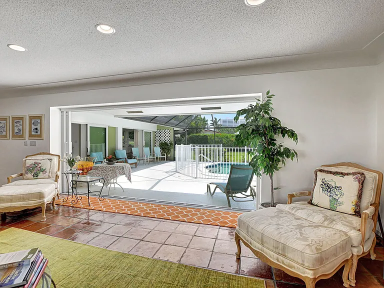 1350 Spanish River Rd — Photo 32