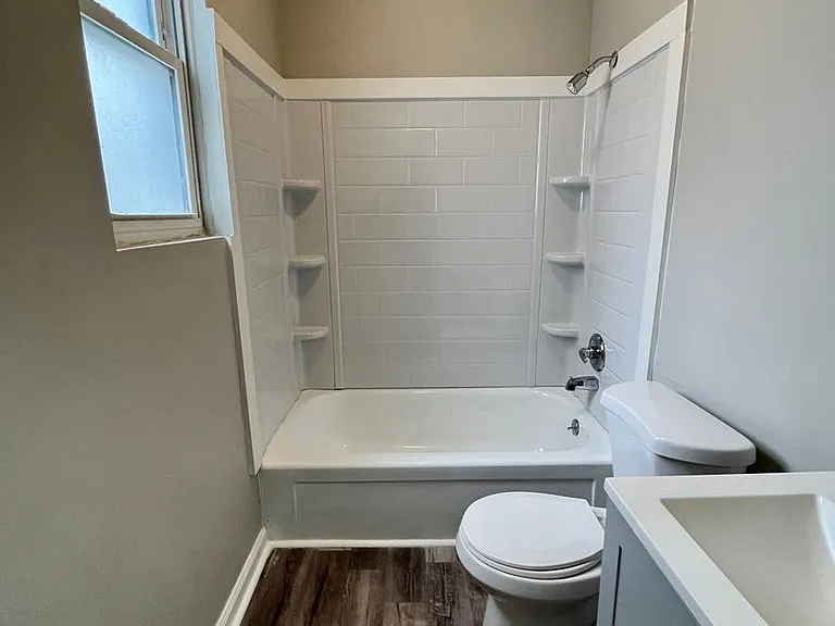 1214 Gilsey Ave — Photo 11