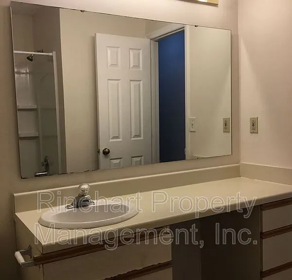 1573 Hunt Club Ct — Photo 12