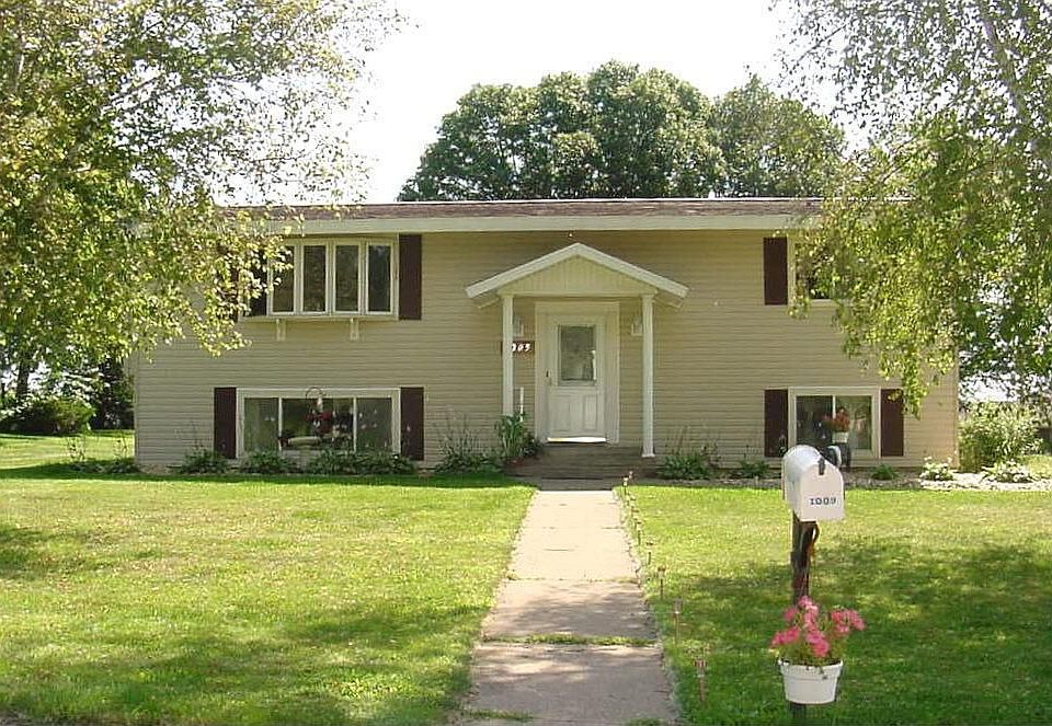 1st image of 1009 Pine St