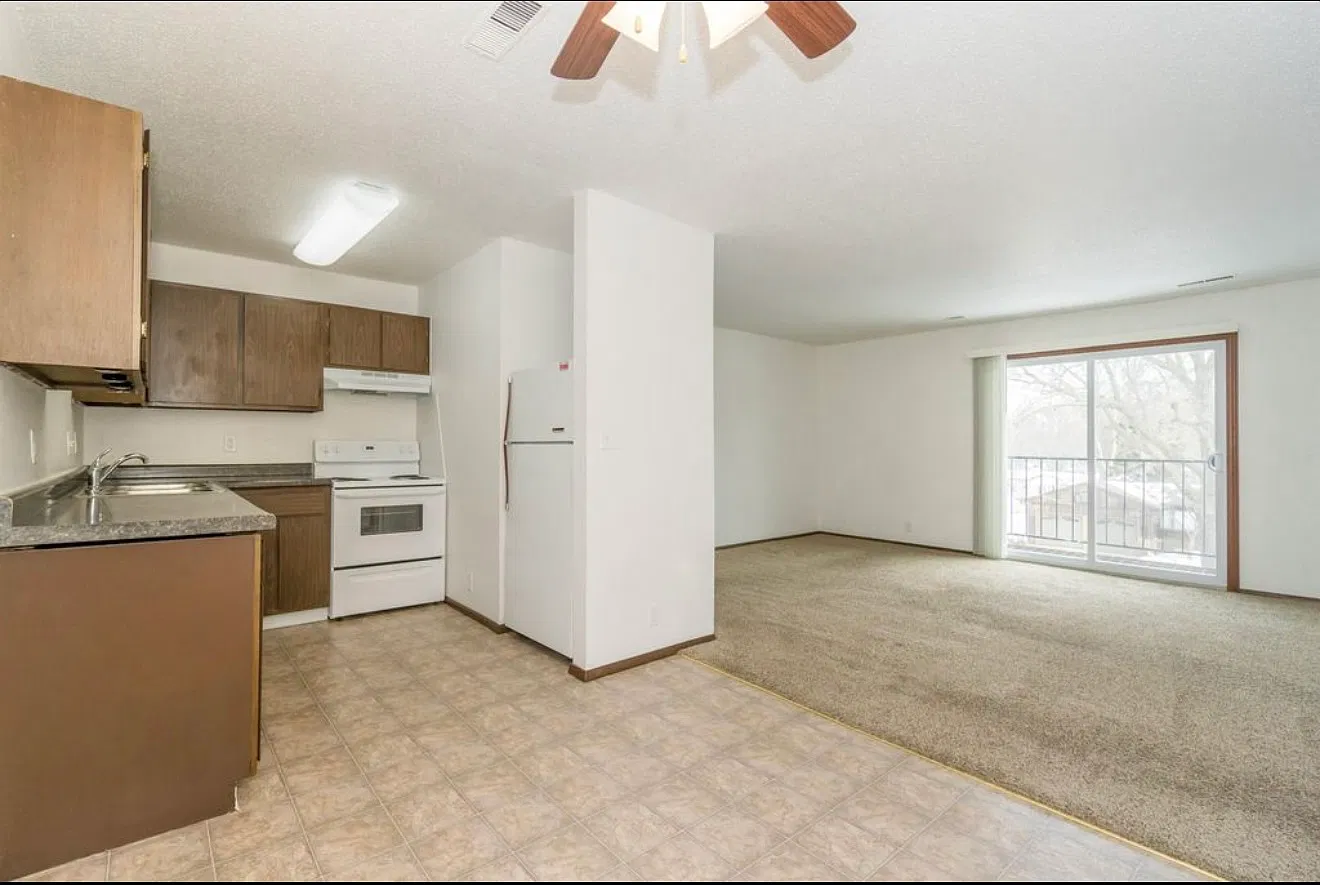 3223 Scenic Dr — Photo 2