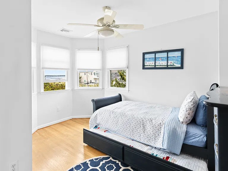 863 Dune Rd — Photo 30