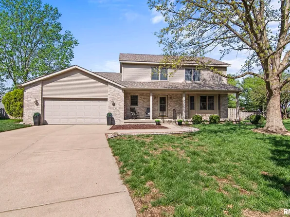 107 Aspen Dr, Chatham, IL 62629