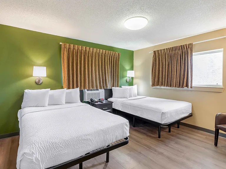 Studio Suite - 2 Full Beds