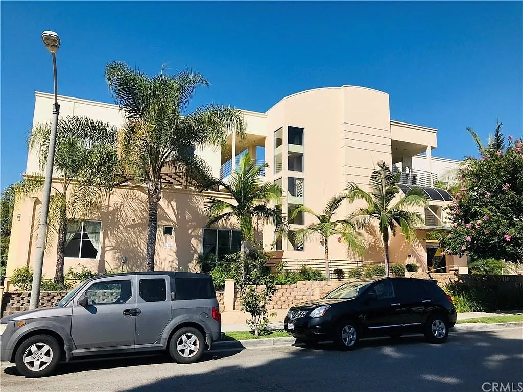 2 bed, 964 sqft, $2,650 — Photo 2