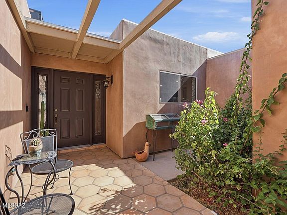3rd image of 1441 W Placita Las Palmas