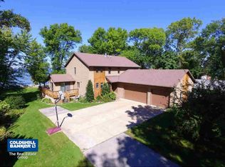 4711 Esther Ln, Green Bay, WI 54311