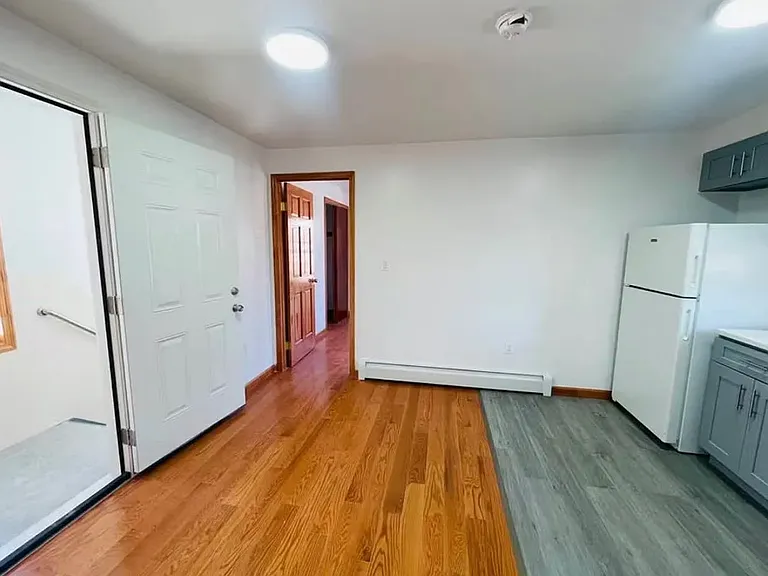 1622 Benson Ave #2 — Photo 3