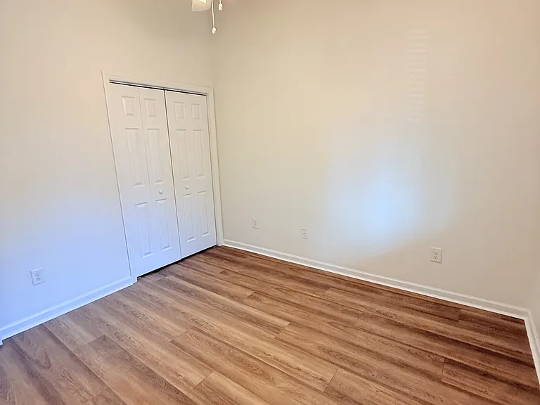 1280 White Tree Ln #H — Photo 16