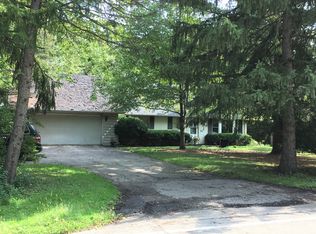 81 S Ridge Rd, Lake Forest, IL 60045