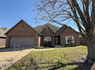 20740 E 45th St S, Broken Arrow, OK 74014