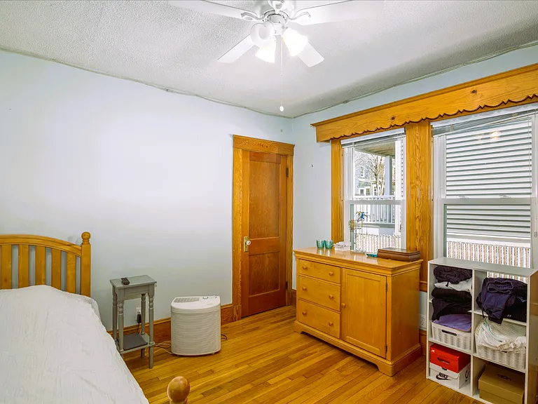 63 Garrison Ave — Photo 5