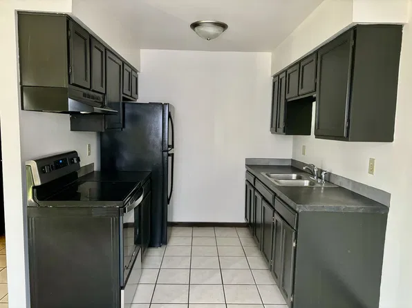 1125 Country Ln APT 6, Holland, MI 49423