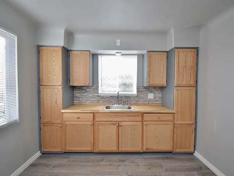 5219 Colerain Ave — Photo 6