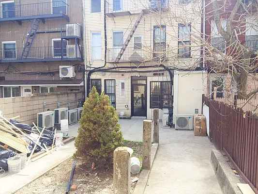 Rented by JW Real Estate Services LLC | media 9