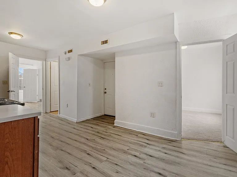 21 Myrtle Ave #2 — Photo 6