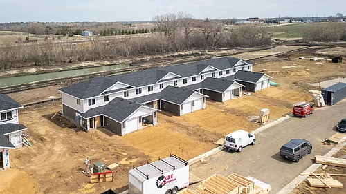 Raegan Estates Photo 1