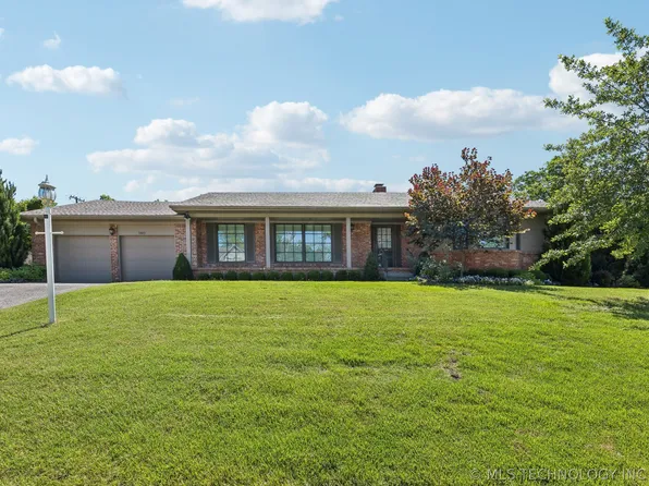 5809 S Columbia Pl, Tulsa, OK 74105
