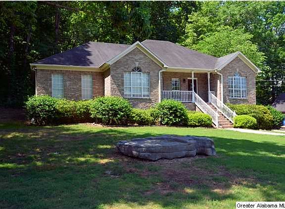 2nd image of 1872 Sweet Briar Ln