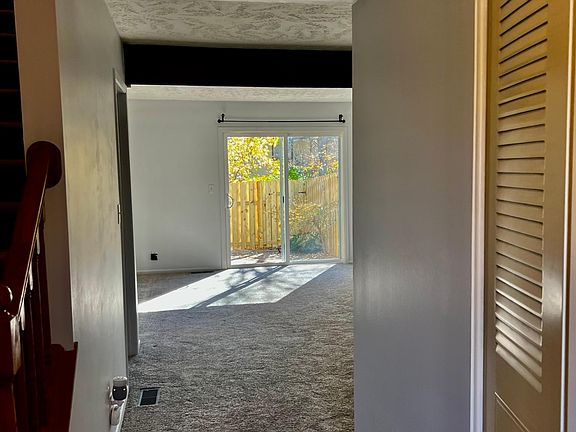5th image of 5044 Southwood Cir