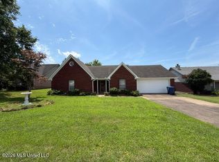 1867 Thomas St, Horn Lake, MS 38637