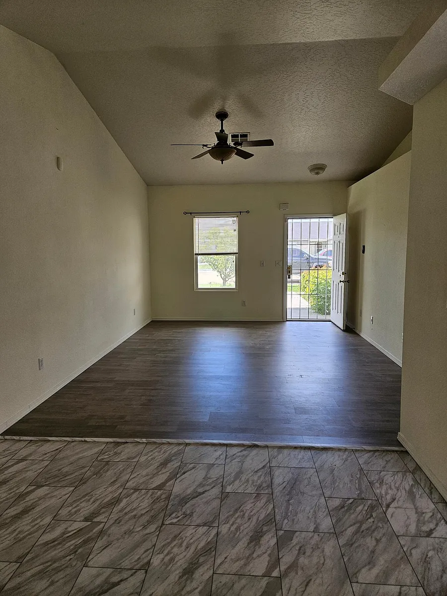 Building Photo - 3104 Arcadian Dr
