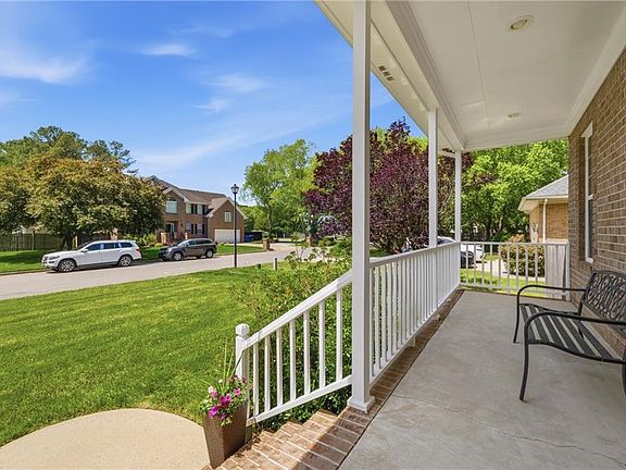 4th image of 920 Corrente Ln