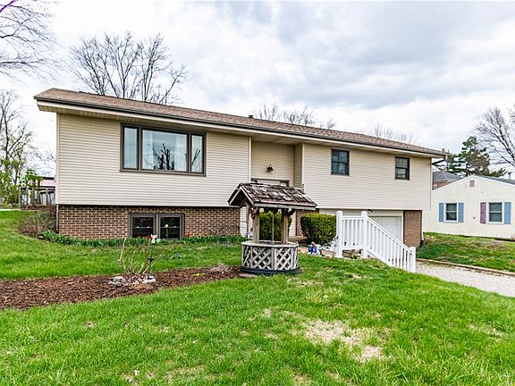 3rd image of 252 Shepard Dr